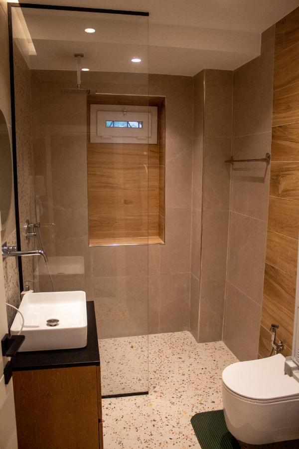 Downtown Studio Apartments Тирана Екстер'єр фото