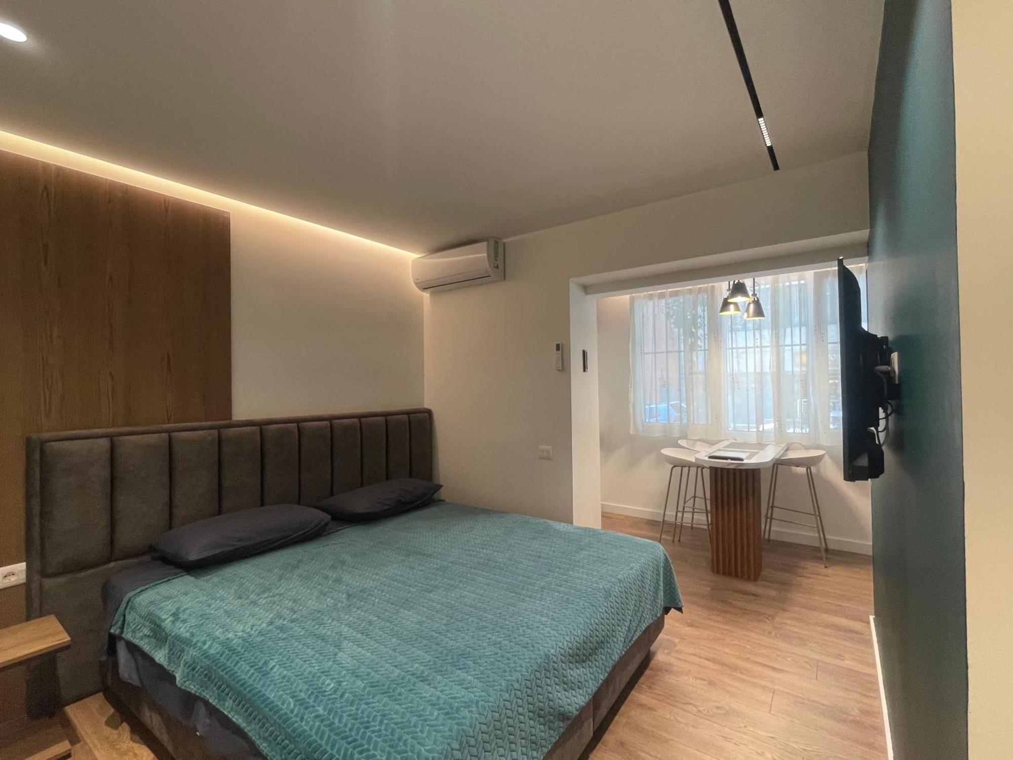 Downtown Studio Apartments Тирана Екстер'єр фото