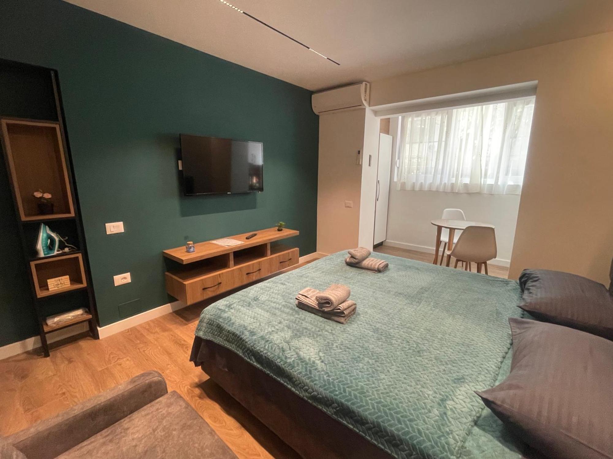 Downtown Studio Apartments Тирана Екстер'єр фото