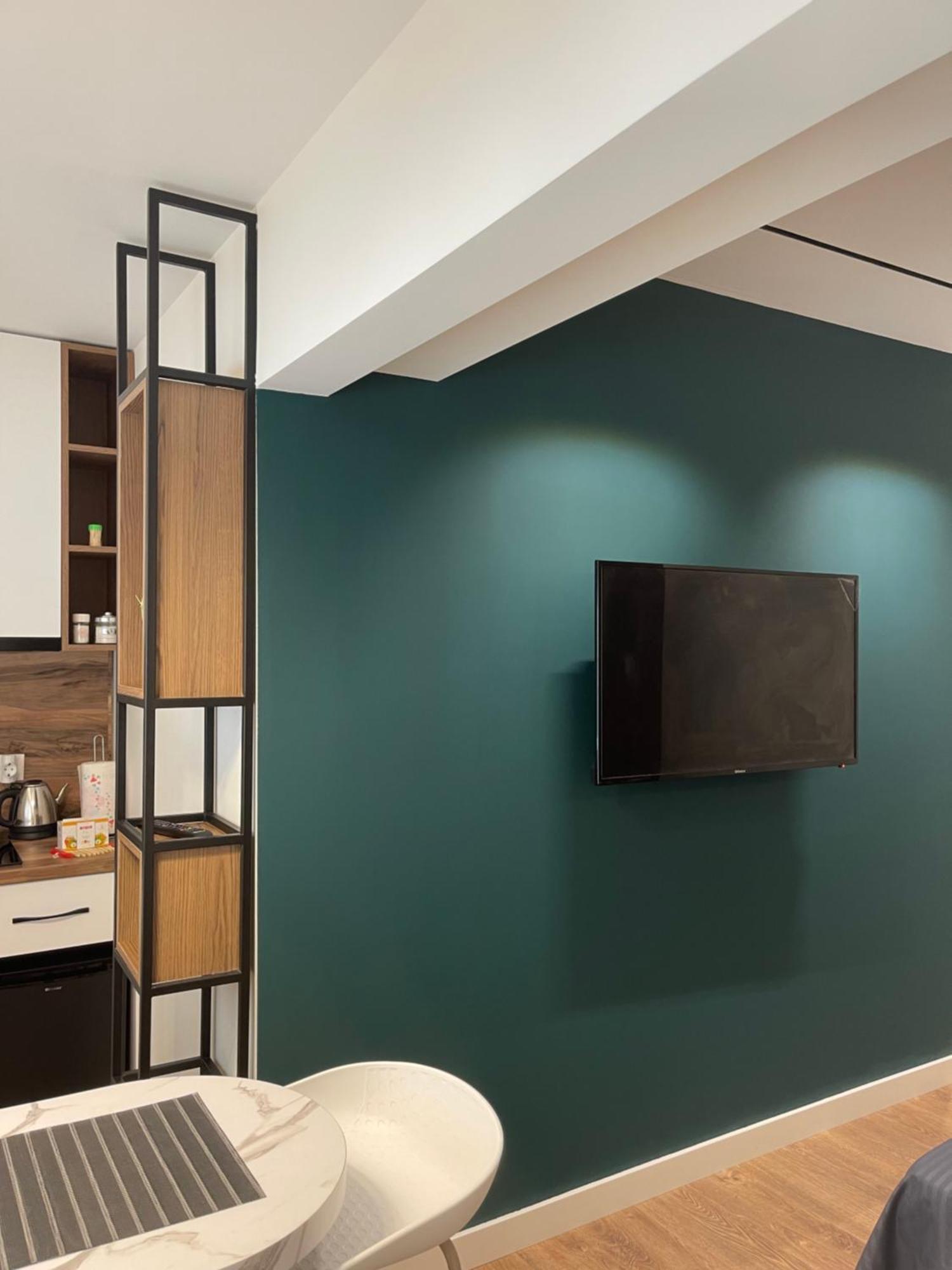 Downtown Studio Apartments Тирана Екстер'єр фото