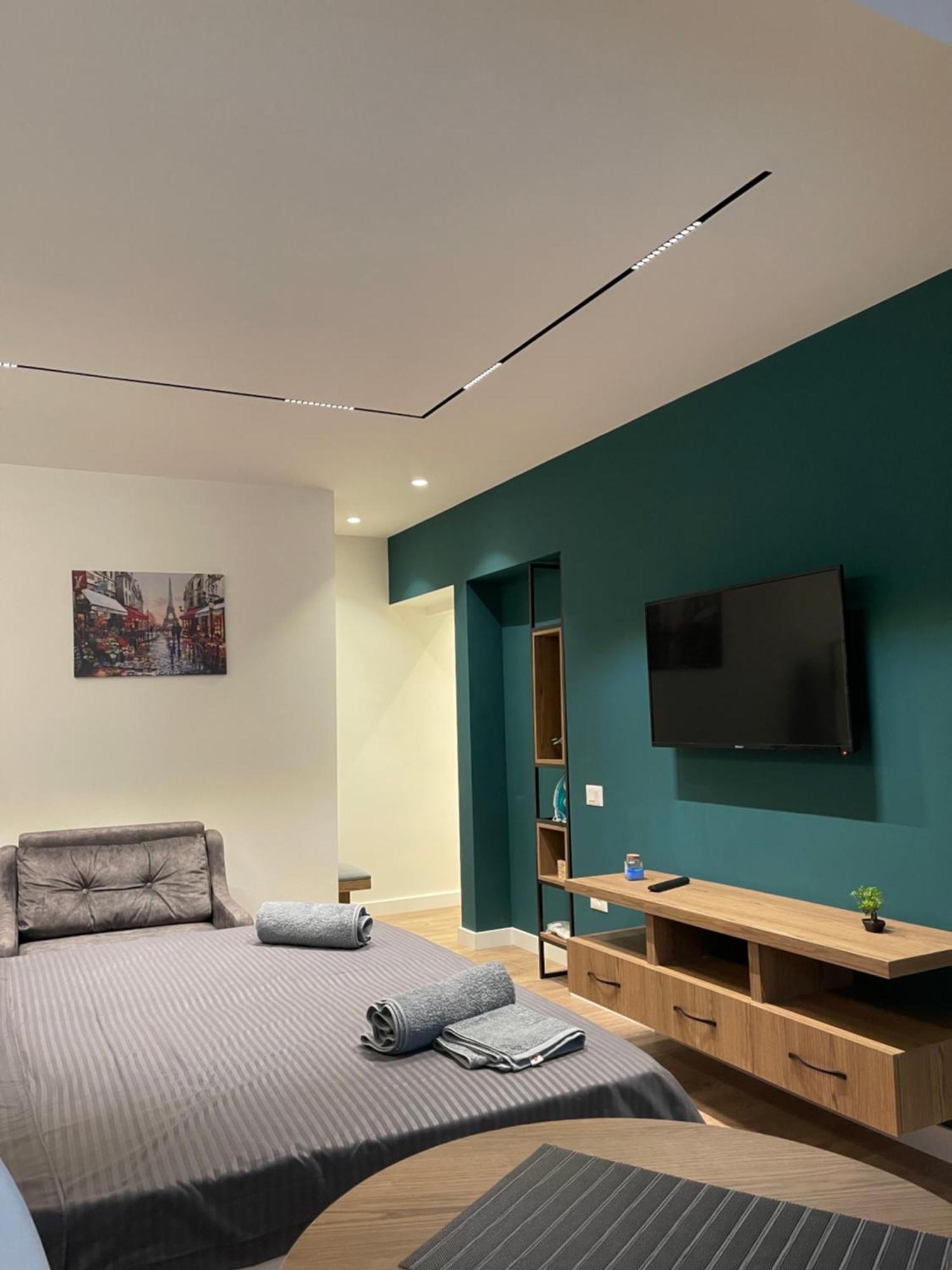Downtown Studio Apartments Тирана Екстер'єр фото