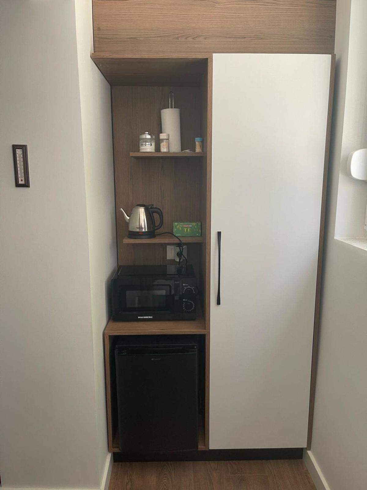 Downtown Studio Apartments Тирана Екстер'єр фото